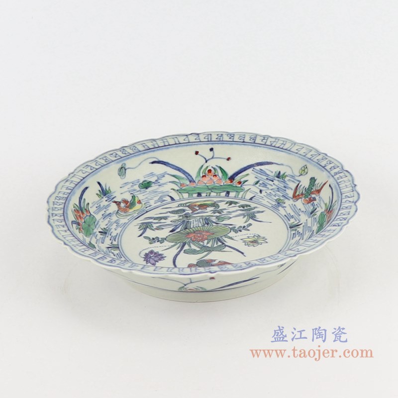 仿古古彩五彩花边鸳鸯戏水荷花盘;产品编号：RZSZ12-E       产品尺寸(单位cm):  高：4.8直径：21.6口径：底径：13.2重量：0.5KG
