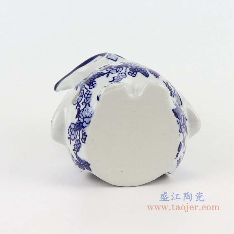 青花牡丹纹雕刻猫头鹰中号;产品编号：RZTO15       产品尺寸(单位cm):  高：14直径：12口径：底径：8重量：0.45KG