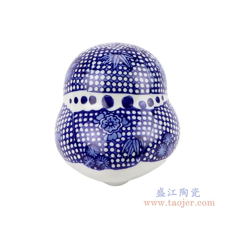 青花雕刻猫头鹰小号;产品编号：RZTO16       产品尺寸(单位cm):  高：10直径：10口径：底径：8重量：0.25KG