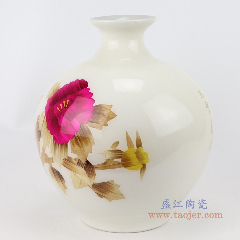 白色白底牡丹纹麦秆花瓶石榴瓶;产品编号：RYXF21-D       产品尺寸(单位cm):  高：30直径：25口径：底径：13重量：3.4KG