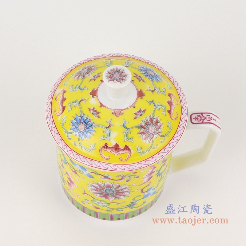 珐琅彩黄色黄底缠枝莲办公杯;产品编号：RYYY49-A       产品尺寸(单位cm):  高：15直径：13口径：底径：7.5重量：0.35KG