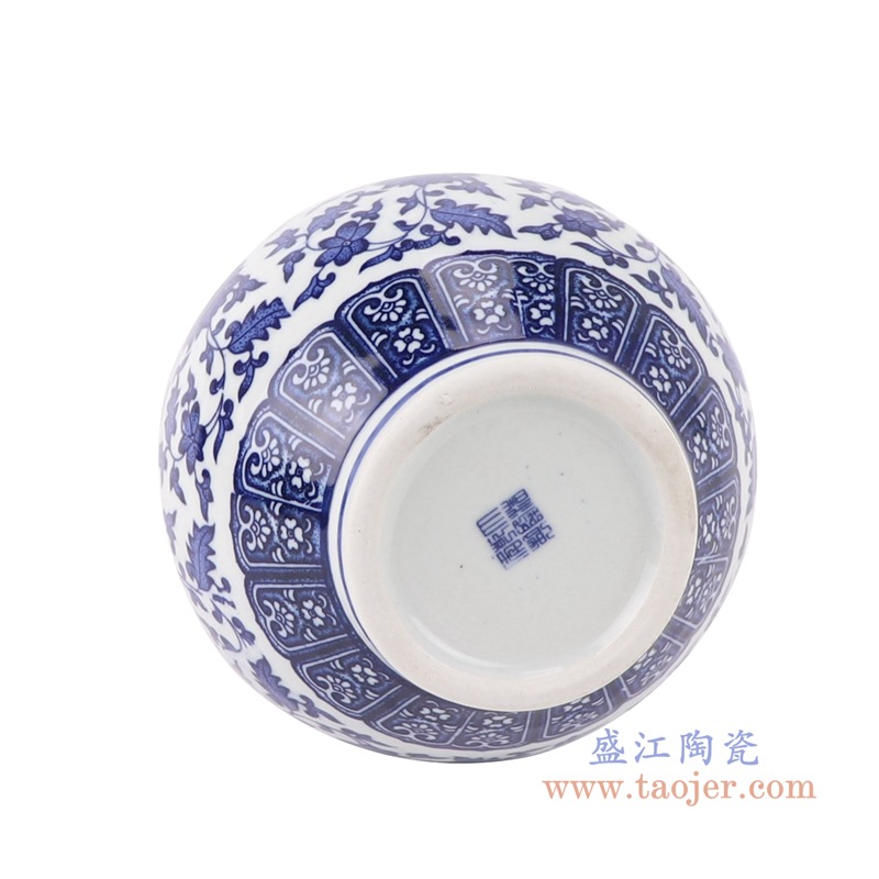 青花缠枝莲赏瓶小花瓶;产品编号：RZNV29       产品尺寸(单位cm):  高：22直径：13.6口径：底径：7.4重量：0.85KG