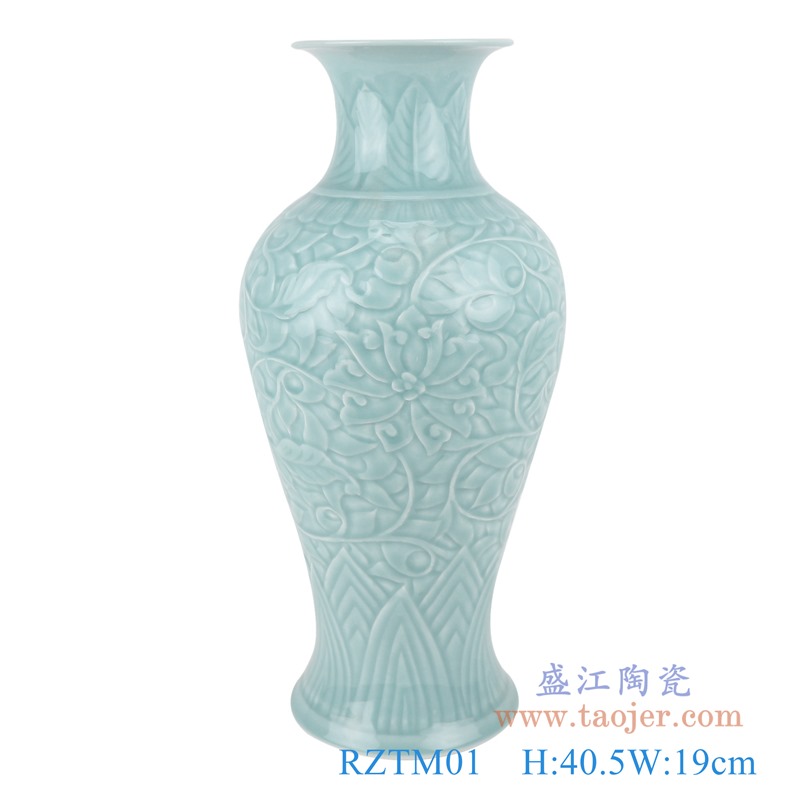 颜色釉影青雕刻缠枝莲鱼尾瓶;产品编号：RZTM01       产品尺寸(单位cm):  高：40.5直径：19口径：底径：14.5重量：3KG