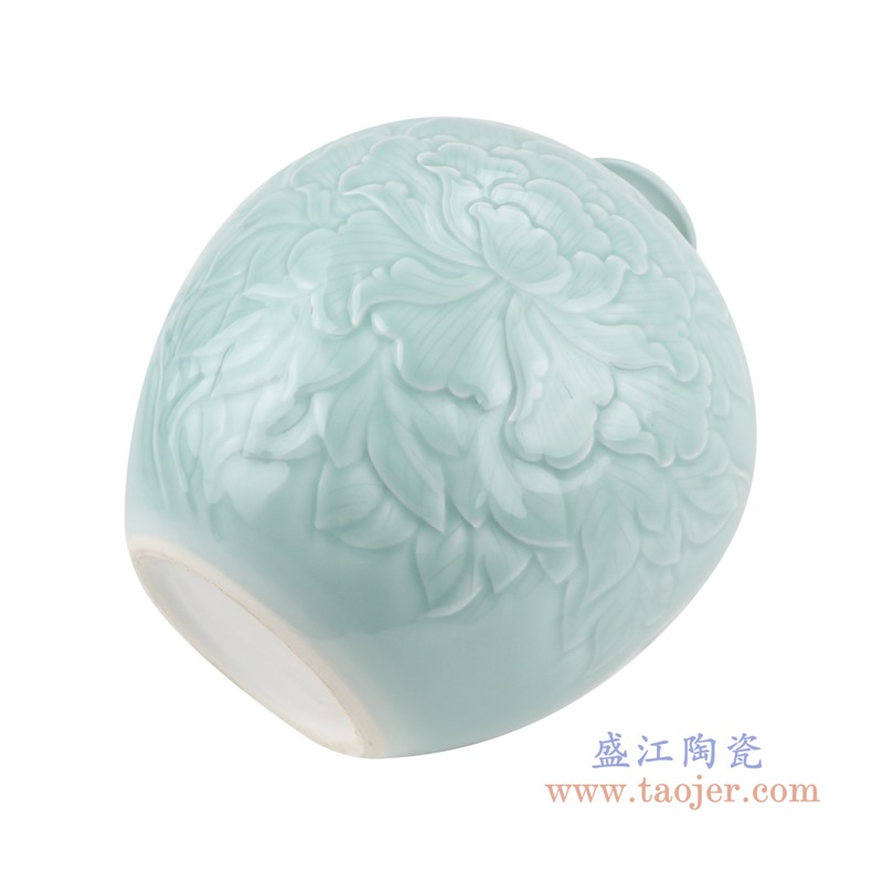 颜色釉影青雕刻牡丹纹石榴瓶;产品编号:RZTM05 产品尺寸(单位cm): 高:26.8直径:25口径:底径:12重量:3.4KG