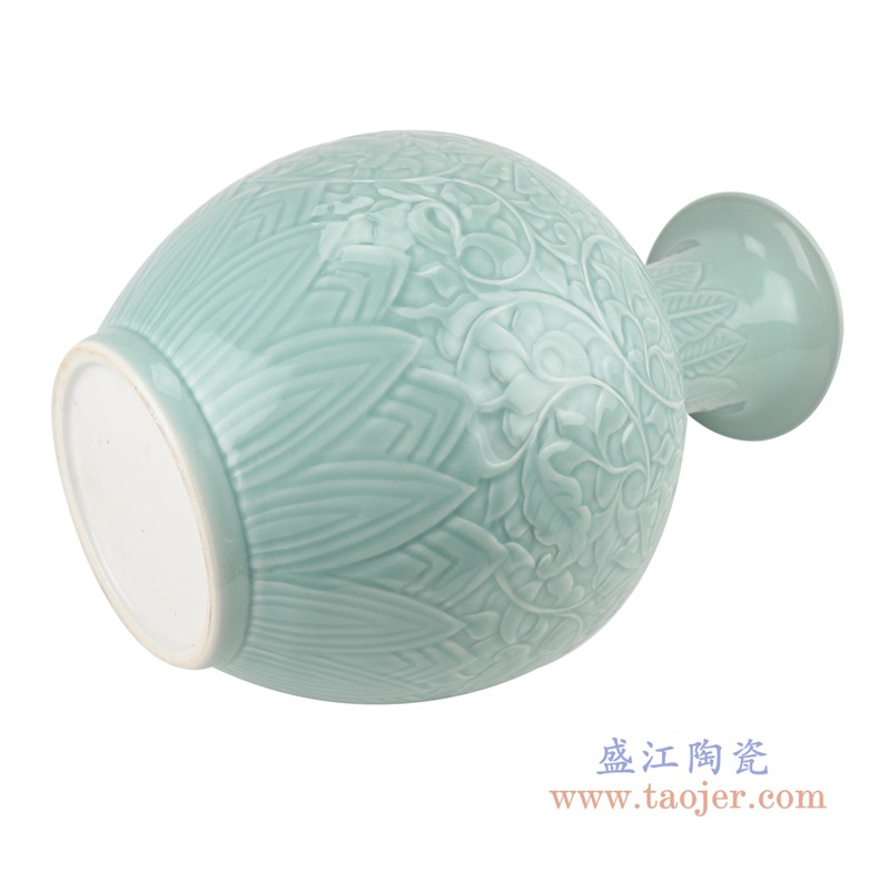 颜色釉影青雕刻缠枝莲赏瓶;产品编号：RZTM09       产品尺寸(单位cm):  高：49.7直径：34.5口径：底径：17.5重量：7KG
