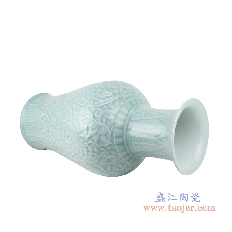 颜色釉影青雕刻缠枝莲鱼尾瓶;产品编号：RZTM14       产品尺寸(单位cm):  高：56.5直径：26口径：底径：18重量：7.3KG