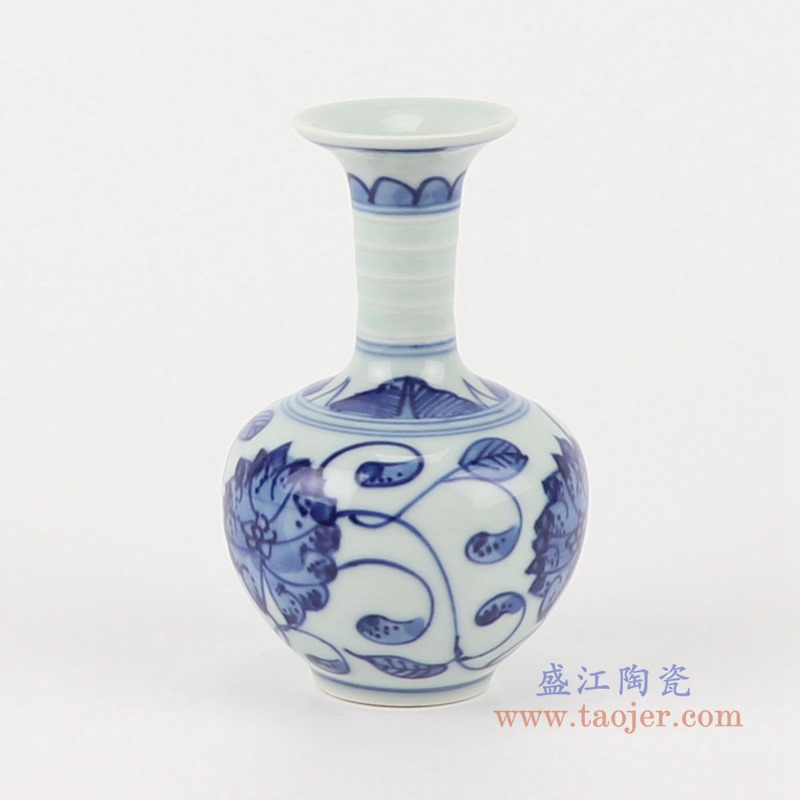 青花手绘缠枝莲赏瓶小花瓶;产品编号：RZTP05       产品尺寸(单位cm):  高：10直径：6.2口径：底径：3重量：0.1KG