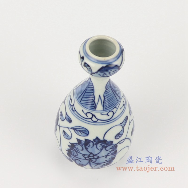 青花手绘缠枝莲小花瓶;产品编号：RZTP07       产品尺寸(单位cm):  高：11直径：5.5口径：底径：2.2重量：0.1KG