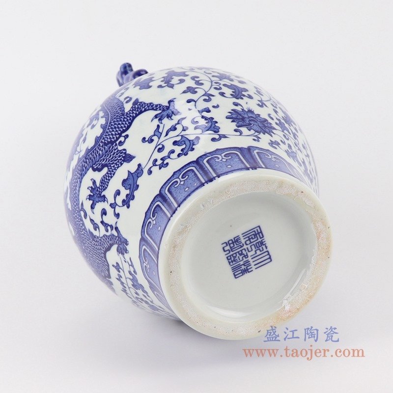 青花双耳龙纹花瓶;产品编号:RYUJ34 产品尺寸(单位cm): 高:31.8直径:19口径:底径:10.8重量:2.4KG
