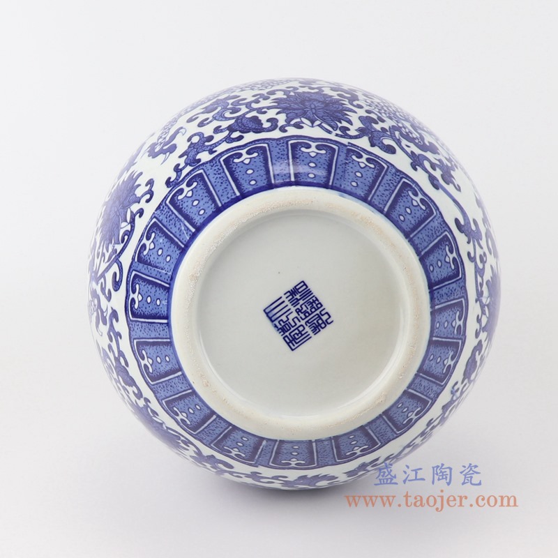 青花缠枝龙纹天球瓶;产品编号：RYUJ35-A       产品尺寸(单位cm):  高：31.8直径：20.5口径：底径：10.5重量：1.65KG