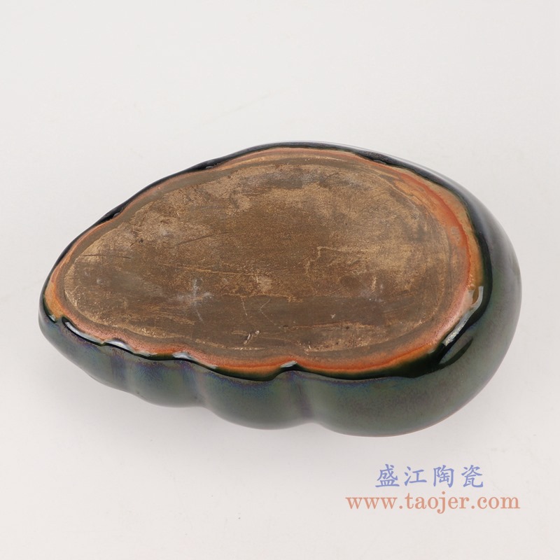 窑变颜色釉绿色螺蛳;产品编号：RZKR33       产品尺寸(单位cm):  高：7直径：15口径：底径：13.2重量：0.35KG