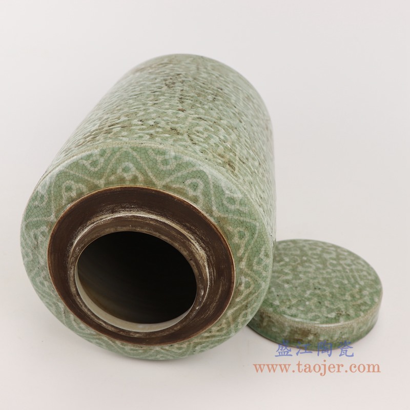 颜色釉窑变绿色雕刻缠枝莲寿纹直筒茶叶罐;产品编号：RZTL01       产品尺寸(单位cm):  高：27直径：18.3口径：底径：16.5重量：3.5KG