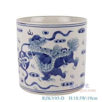 RZKY05-D   青花狮子纹笔筒      高：18.5直径：19口径：底径：17.5重量：2.6KG
