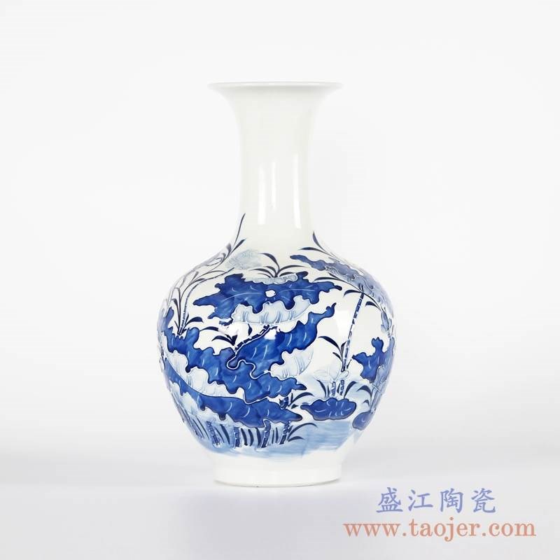 手绘青花雕刻荷花赏瓶;产品编号：RYCI44-B       产品尺寸(单位cm):  高：34直径：20.6口径：底径：11重量：2.76KG