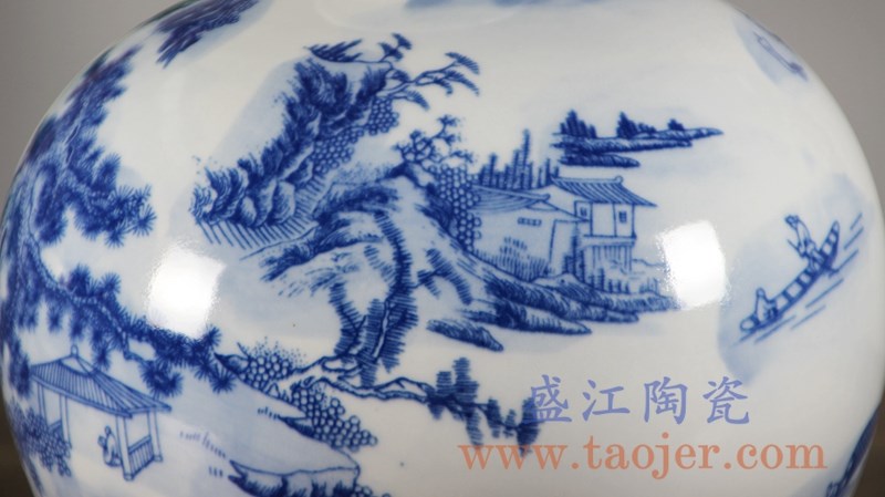 手绘青花山水圆球瓶;产品编号：RYCI46-b       产品尺寸(单位cm):  高：21.7直径：21.7口径：底径：11重量：2.28KG
