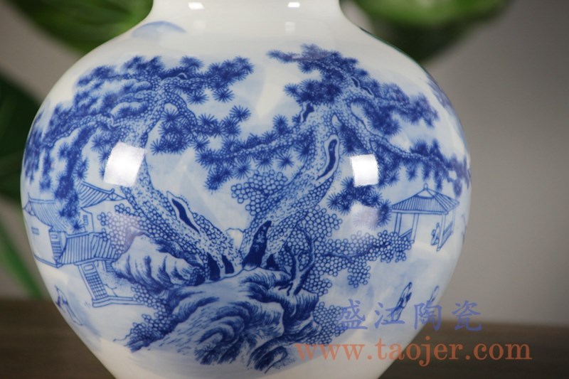 青花山水葫芦瓶花瓶;产品编号：RYCI50-A       产品尺寸(单位cm):  高：30.5直径：20口径：底径：9.5重量：2.36KG