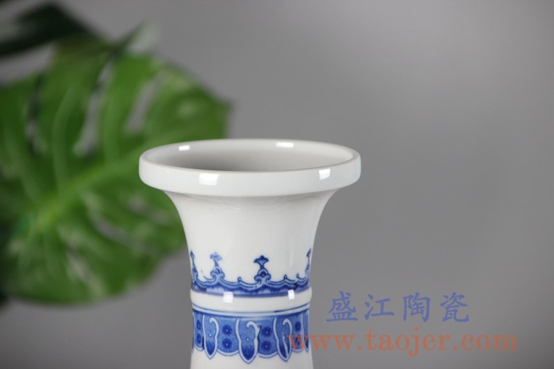 青花釉里红仿古山水花瓶花插 ;产品编号:RYCI52-A 产品尺寸(单位cm): 高:19.4直径:19.5口径:底径:10.8重量:2.7KG