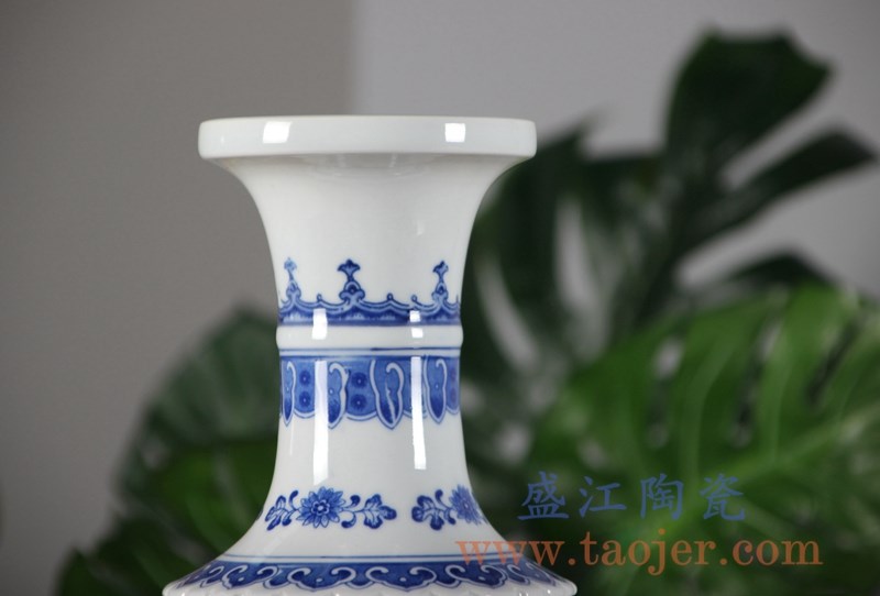 青花釉里红仿古山水花瓶花插 ;产品编号:RYCI52-A 产品尺寸(单位cm): 高:19.4直径:19.5口径:底径:10.8重量:2.7KG