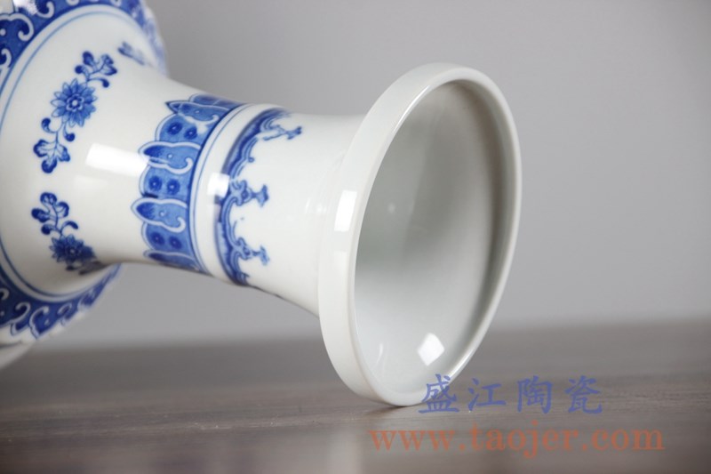 青花釉里红仿古山水花瓶花插 ;产品编号:RYCI52-A 产品尺寸(单位cm): 高:19.4直径:19.5口径:底径:10.8重量:2.7KG