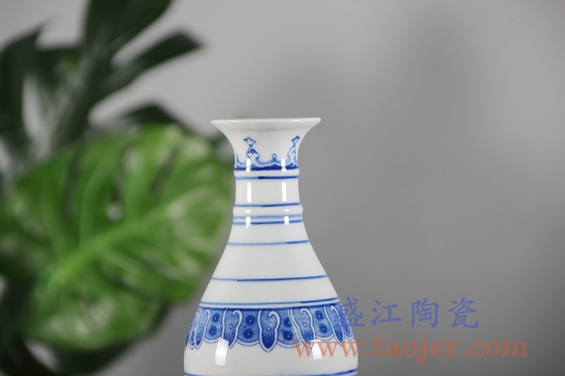 新中式仿古青花瓷花卉花瓶;产品编号：RYCI54-A       产品尺寸(单位cm):  高：31.4直径：20.1口径：底径：11.7重量：2.46KG