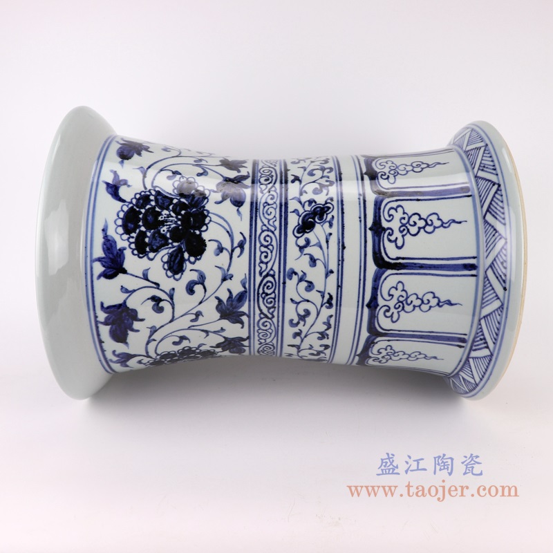 仿古青花缠枝莲凳子;产品编号：RYLL48       产品尺寸(单位cm):  高：44.5直径：31.7口径：底径：31.7重量：15.1KG