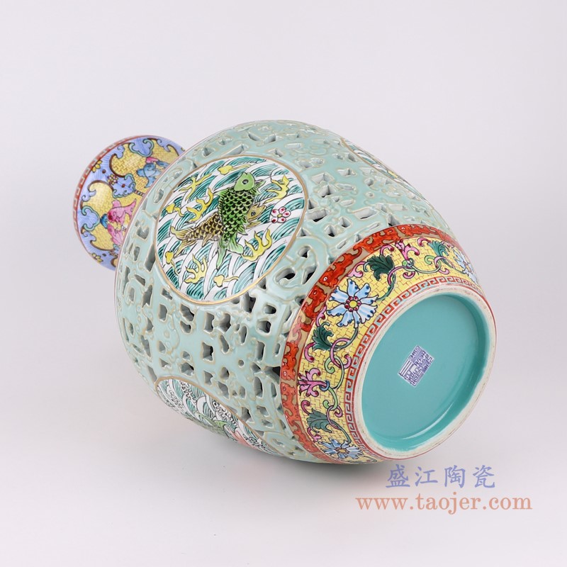 粉彩珐琅彩雕刻黄蓝底开窗海水鱼纹花瓶;产品编号:RYLW25-B 产品尺寸(单位cm): 高:41直径:25口径:底径:12.7重量:5.9KG