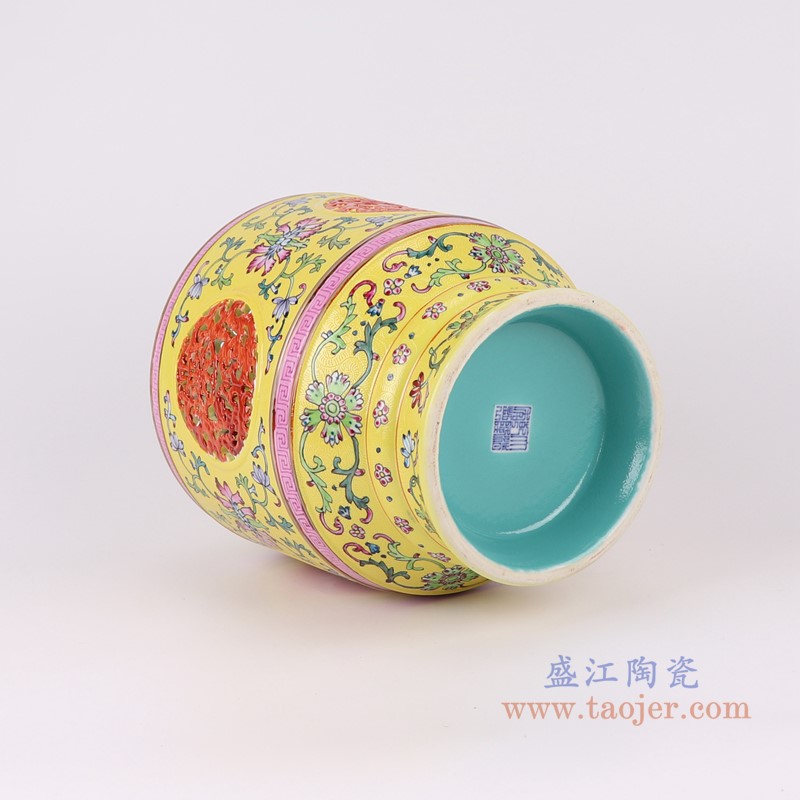 粉彩珐琅彩黄底扒花开窗缠枝莲镂空转心瓶双耳花瓶;产品编号：RYLW43       产品尺寸(单位cm):  高：41.6直径：21.6口径：底径：14.8重量：5.85KG