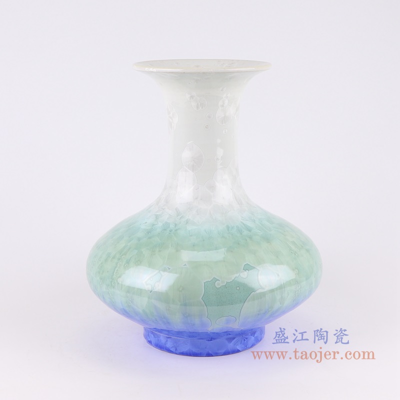 窑变结晶釉蓝白扁肚瓶;产品编号：RYYX11       产品尺寸(单位cm):  高：30.6直径：25.8口径：底径：13.3重量：4.35KG