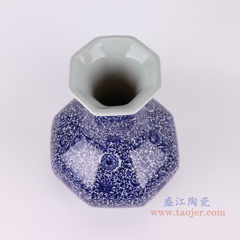 青花缠枝莲八方赏瓶;产品编号：RZAP16       产品尺寸(单位cm):  高：34.3直径：23.6口径：底径：13重量：3.15KG