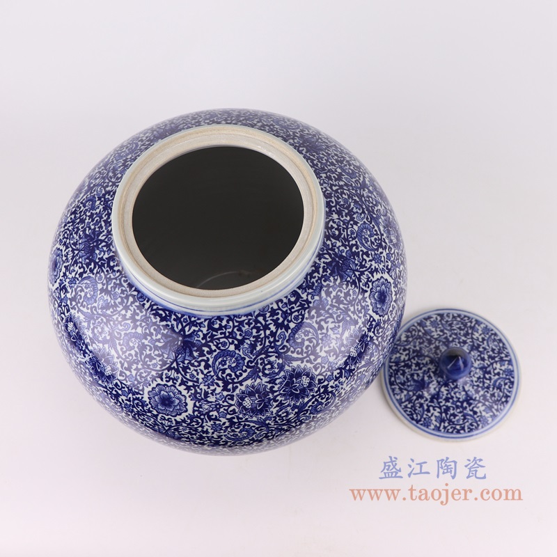 青花缠枝莲30斤西瓜米缸;产品编号:RZAP20 产品尺寸(单位cm): 高:30.6直径:29.1口径:底径:14.7重量:3.95KG