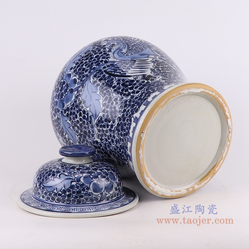 青花缠枝莲凤凰纹将军罐;产品编号:RZCM05-D 产品尺寸(单位cm): 高:36.5直径:22.6口径:底径:17.5重量:3.4KG