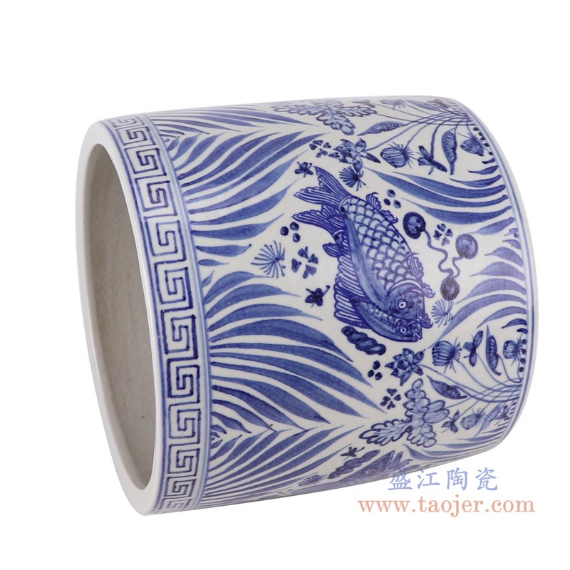 青花鱼藻纹笔筒香炉;产品编号:RZFH18-D 产品尺寸(单位cm): 高:18.5直径:19口径:底径:19重量:2.4KG