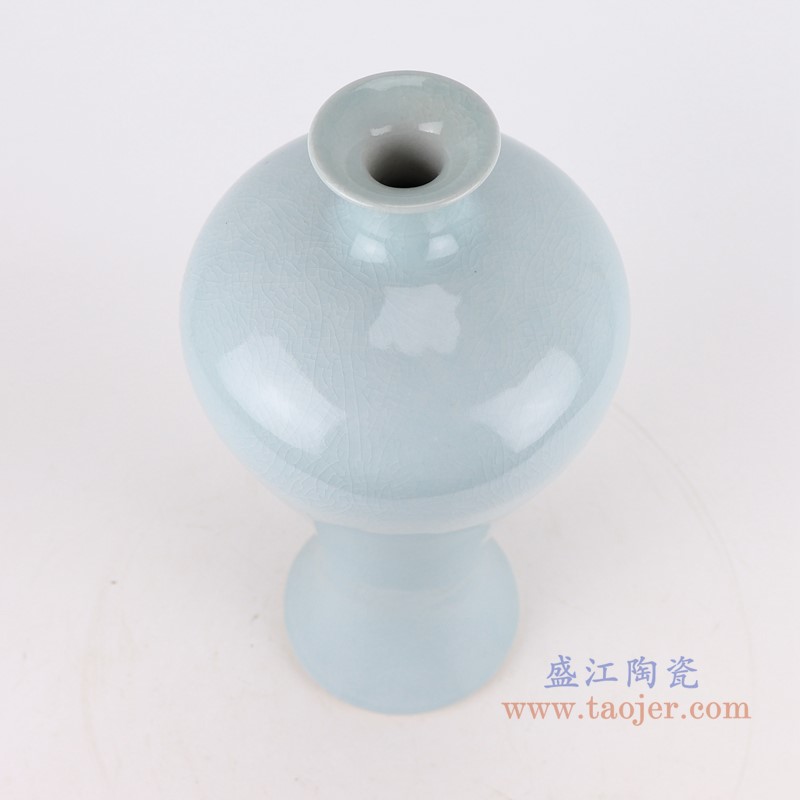 影青裂纹釉开片梅瓶;产品编号:RZJX06 产品尺寸(单位cm): 高:34.4直径:16.5口径:底径:11.6重量:2.05KG
