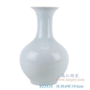 RZJX10   影青裂纹釉开片赏瓶    高：30.6直径：19.6口径：底径：10.9重量：1.8KG
