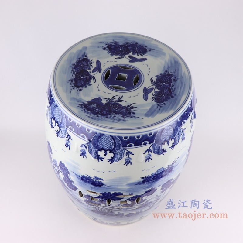 青花荷花鸳鸯戏水铜钱孔凉墩鼓凳子;产品编号:RZKJ18-C 产品尺寸(单位cm): 高:46.3直径:36口径:底径:28重量:11.55KG