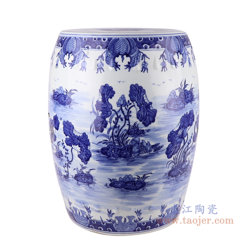 青花荷花鸳鸯戏水铜钱孔凉墩鼓凳子;产品编号:RZKJ18-C 产品尺寸(单位cm): 高:46.3直径:36口径:底径:28重量:11.55KG