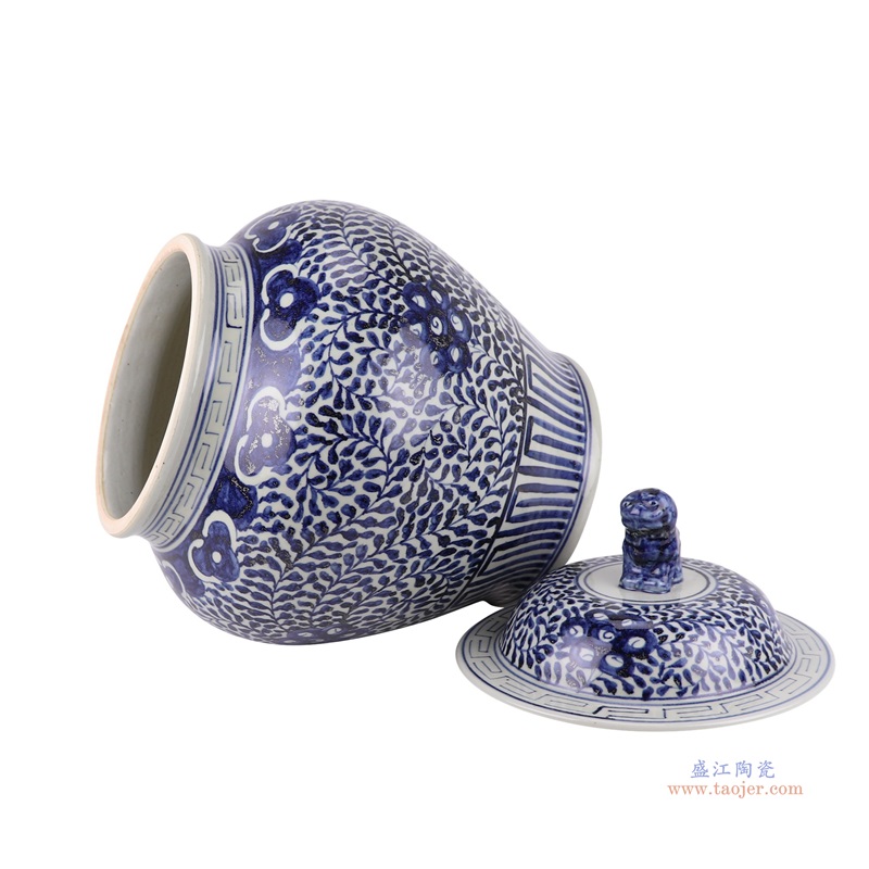 青花缠枝花卉狮子头盖罐将军罐;产品编号：RZMA21       产品尺寸(单位cm):  高：46直径：33口径：底径：20.8重量：8.8KG