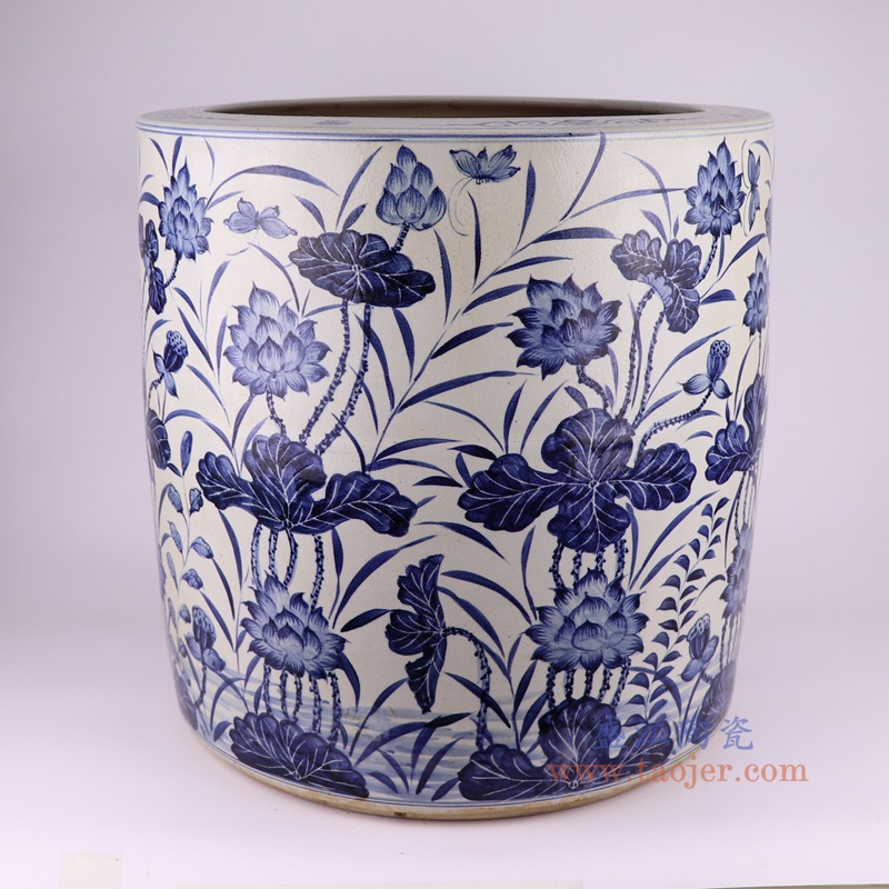 青花荷花蝴蝶纹大缸，产品编号：RZFH35       产品尺寸(单位cm):  高47直径46.7口径底径重量KG