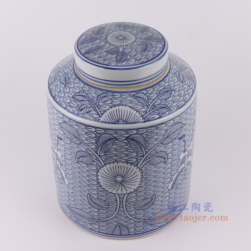 青花太阳花蝴蝶铜钱纹直筒茶叶罐,产品编号:RZSI33 产品尺寸(单位cm): 高28.7直径22.3口径底径重量3.4KG