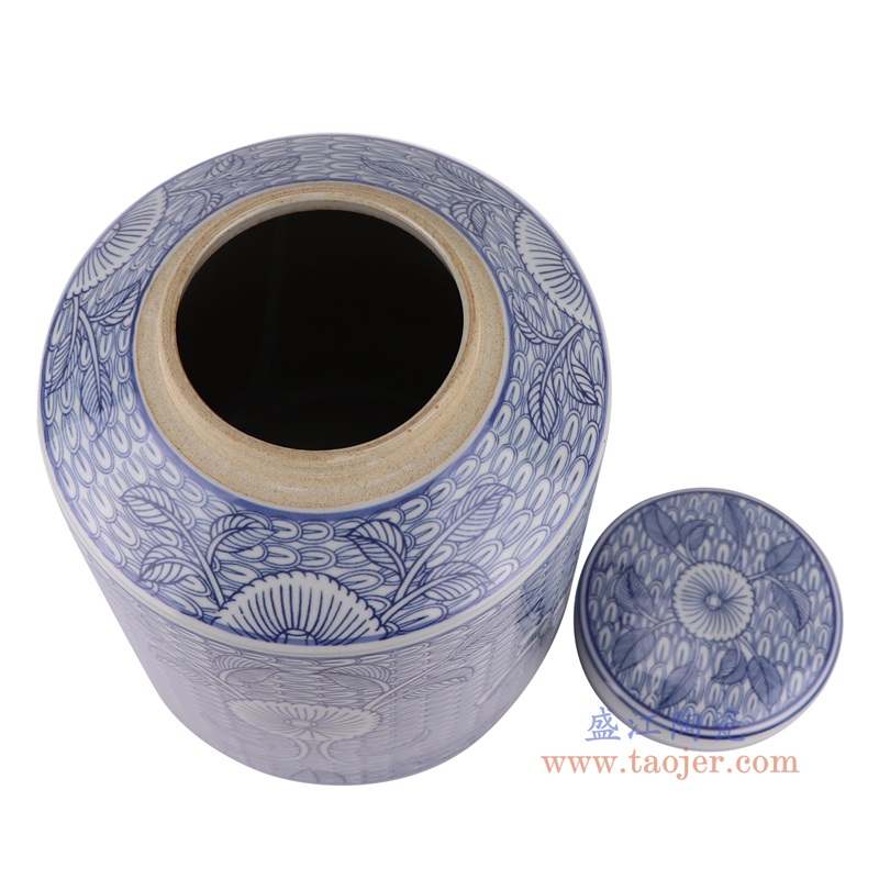 青花太阳花蝴蝶铜钱纹直筒茶叶罐,产品编号:RZSI33 产品尺寸(单位cm): 高28.7直径22.3口径底径重量3.4KG