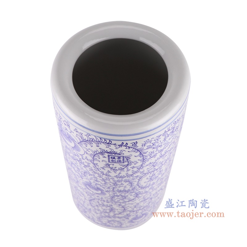 青花缠枝串花纹箭筒伞筒，产品编号：RZUA01-D       产品尺寸(单位cm):  高48.5直径23口径底径21重量6KG