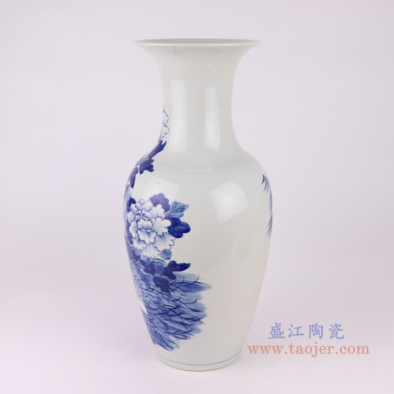 青花花鸟孔雀纹花瓶，产品编号：RZUL05       产品尺寸(单位cm):  高42.4直径19.5口径底径12重量3.4KG