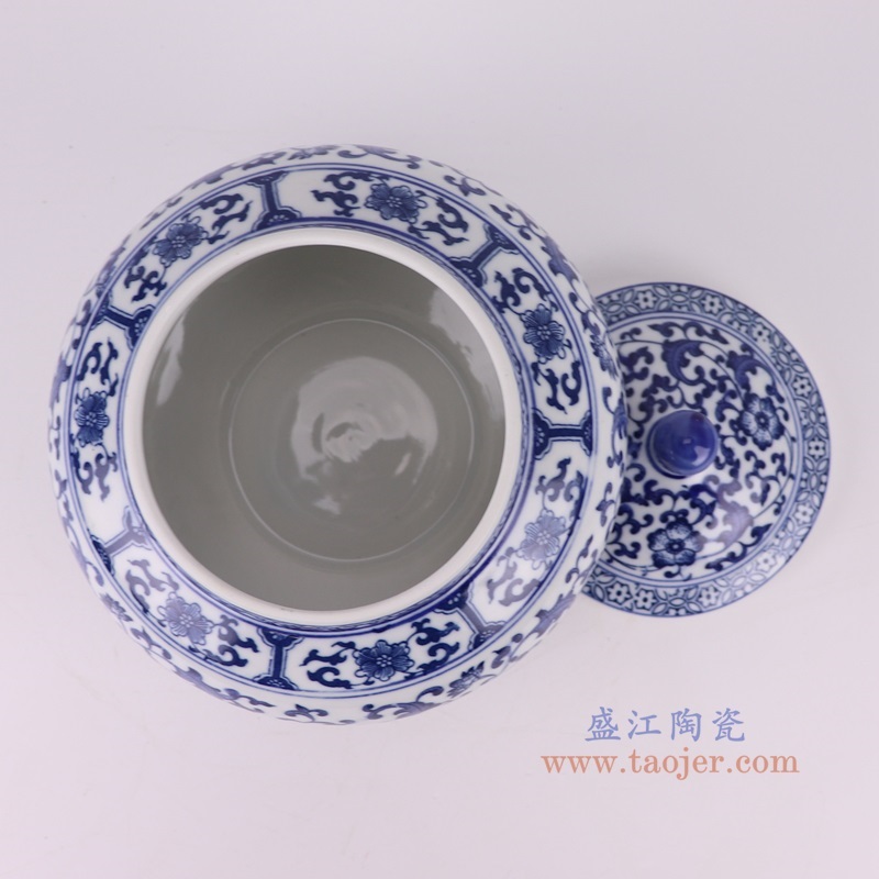 青花缠枝莲将军坛茶叶罐,产品编号:RZBG03-B 产品尺寸(单位cm): 高19直径16.5口径底径9.8重量1.25KG