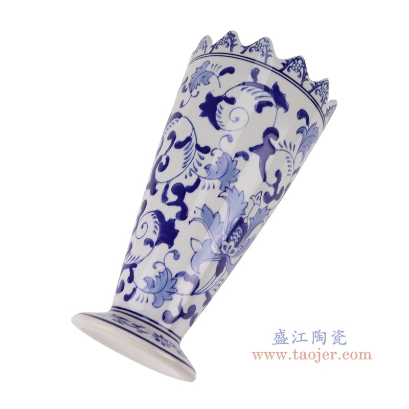 青花缠枝莲齿口直筒花瓶,产品编号:RXAE-FL15-254 产品尺寸(单位cm): 高24.8直径12.7口径底径9.9重量0.4KG