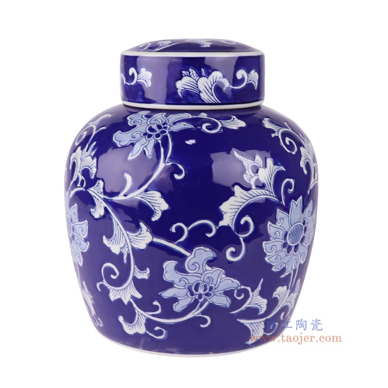 青花蓝底缠枝莲平顶罐,产品编号:RXAE-FL16-495 产品尺寸(单位cm): 高24直径20.2口径底径16.7重量2.02KG