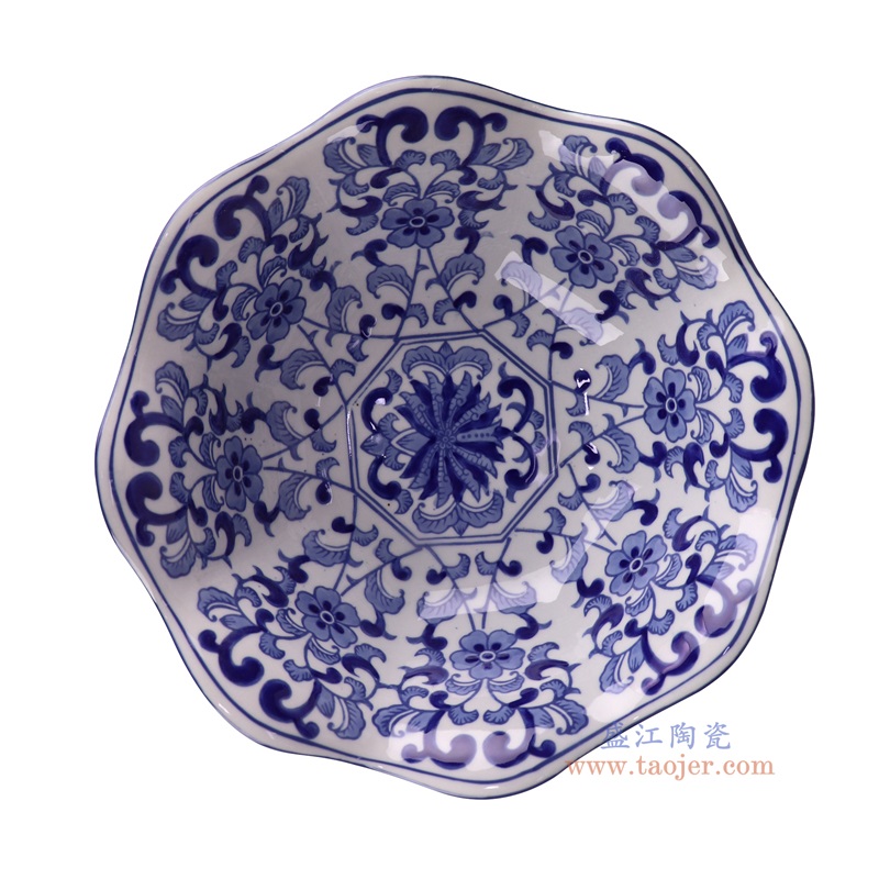 青花缠枝莲荷口碗,产品编号:RXAE-FL19-242 产品尺寸(单位cm): 高9.7直径27口径底径10.7重量1.4KG