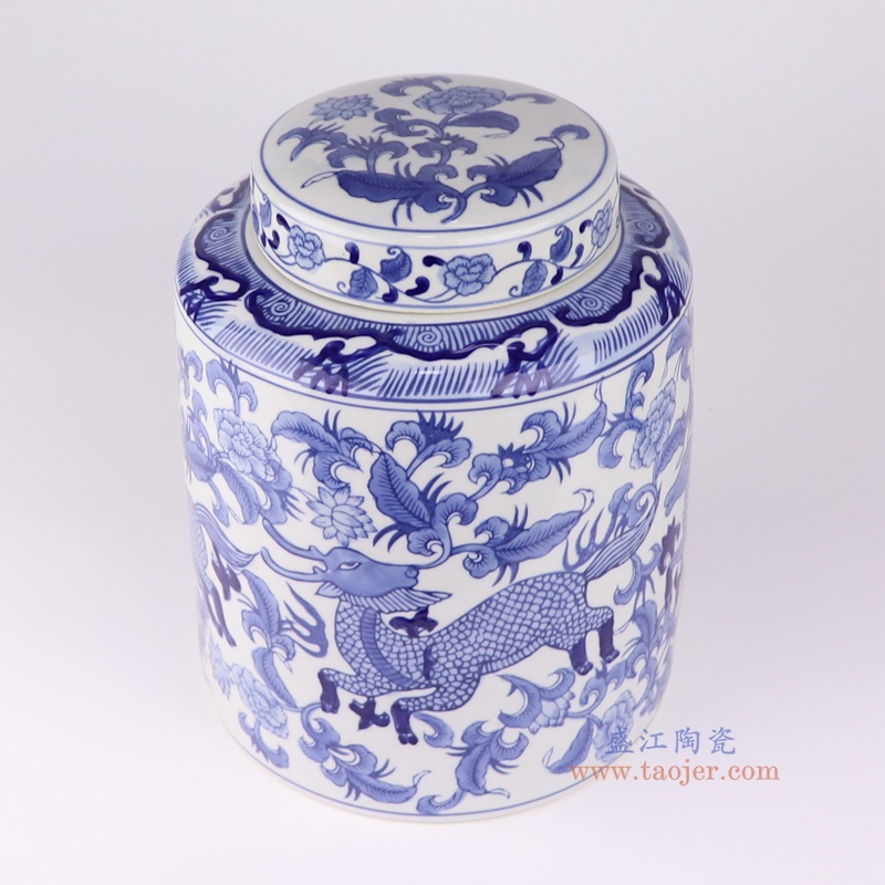 青花鹿纹大口直筒罐,产品编号:RXAE-FL19-473 产品尺寸(单位cm): 高26.5直径20.6口径底径重量2.52KG