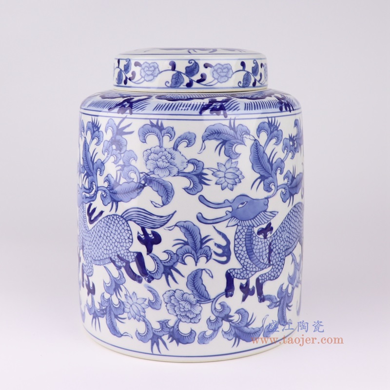 青花鹿纹大口直筒罐,产品编号:RXAE-FL19-473 产品尺寸(单位cm): 高26.5直径20.6口径底径重量2.52KG