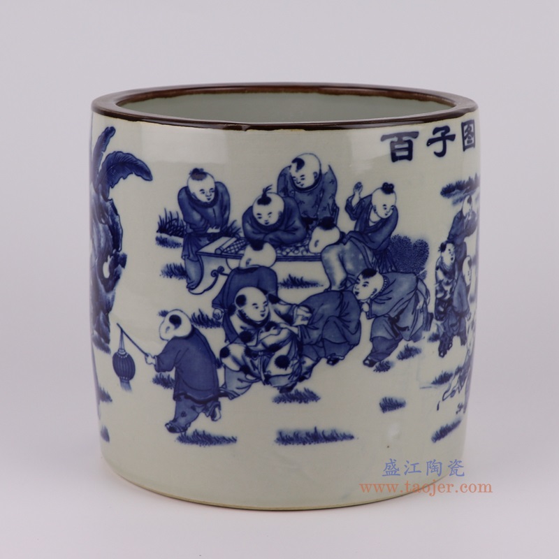 青花人物婴戏图笔筒,产品编号:RXAF01-A 产品尺寸(单位cm): 高18.4直径19口径底径重量2.2KG