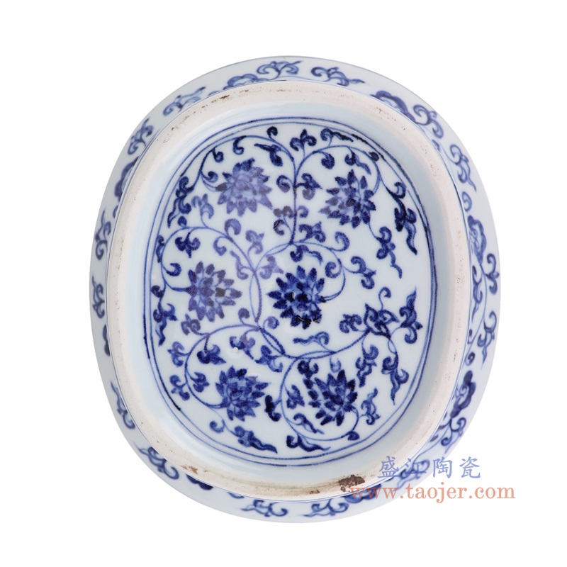 青花缠枝莲镂空椭圆果盘,产品编号:RXAG04 产品尺寸(单位cm): 高10直径27.3口径底径19.5重量1.45KG